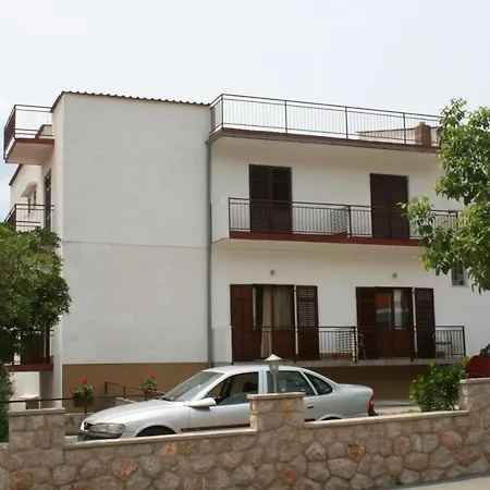 Pensjonat Double Starigrad 6634a 3*
